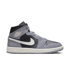 WMNS Nike Air Jordan 1 Retro Mid