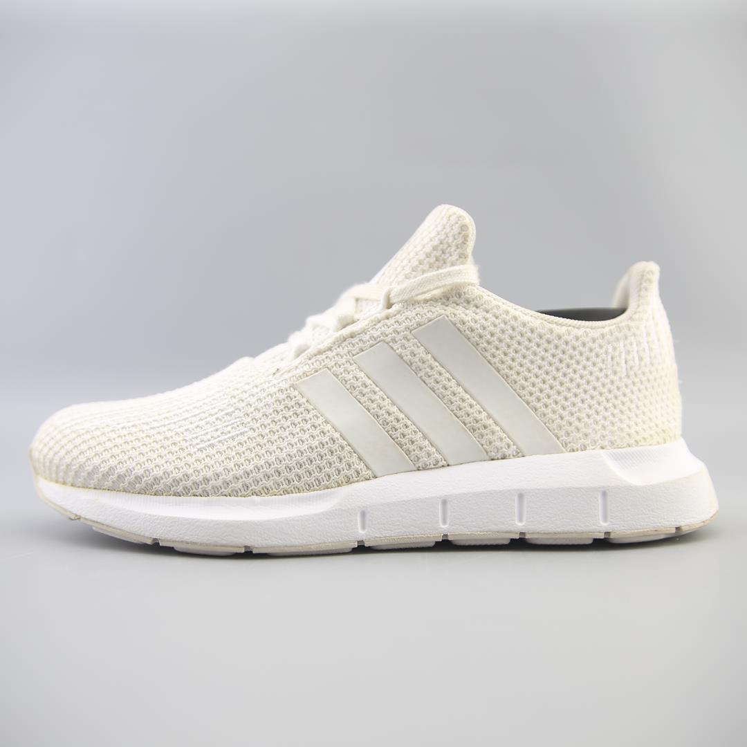 ADIDAS SWIFT RUN