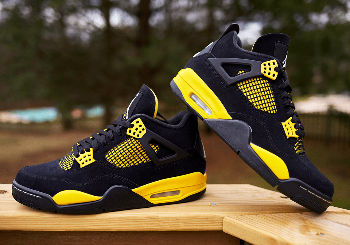 Air Jordan 4 Retro GS Thunder 2023 408452-017