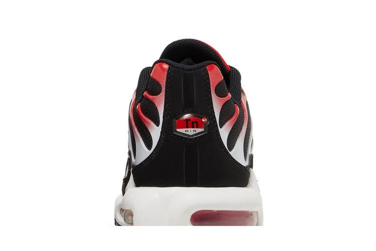 Air Max Plus Black University Red DM0032-004